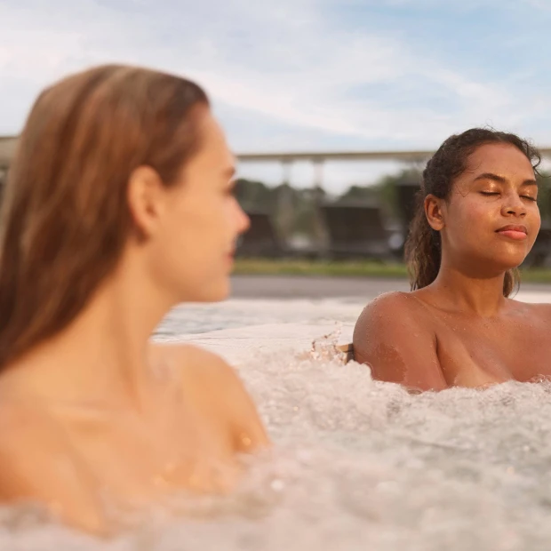 Thermen Maarssen baden buiten